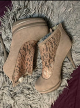 Load image into Gallery viewer, Gray Lace Ankle Boots
